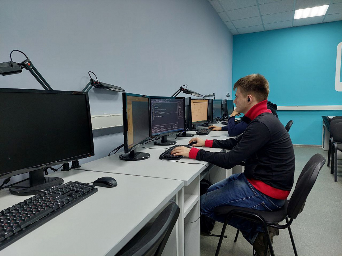 Железногорск металлургический колледж курская область. Политехнический колледж железногорск курской. Парковая 6 железногорск курская. Политехнический колледж железногорск курской. Жгмк железногорск курская область.