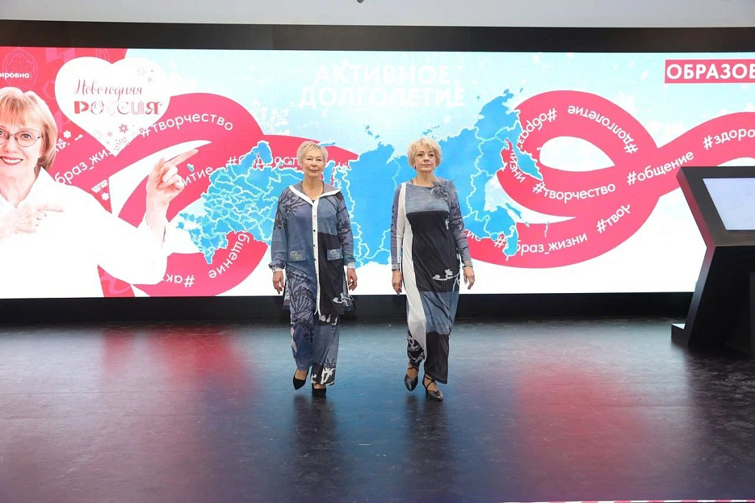 Коллекция фенди 2022. Скиапарелли коллекция 2022. Белла хадид на неделе моды 2022. Показ мод 2023 год. Показ валентино 2022 осень зима.